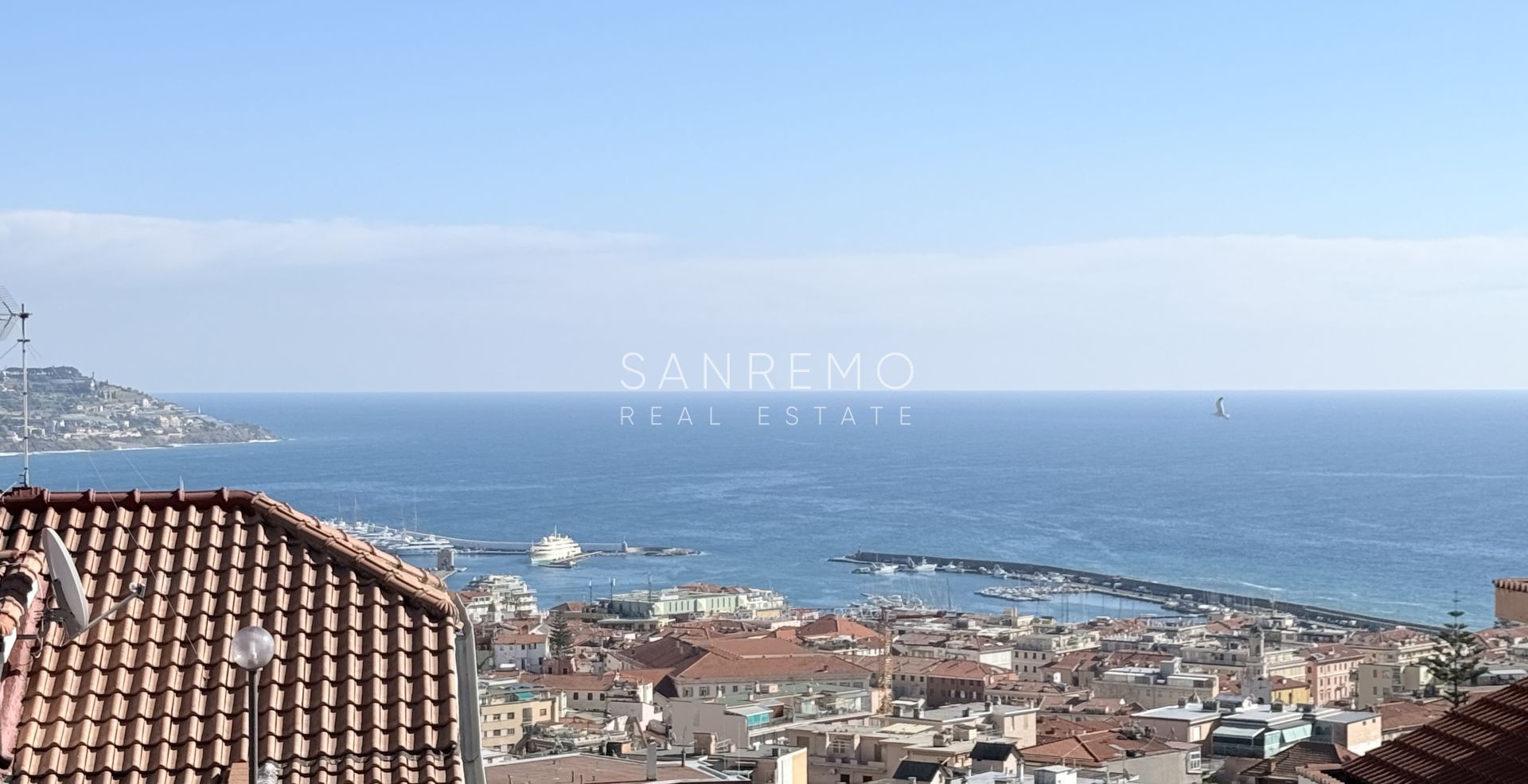 Attico e superattico con piscina e panoramica vita mare