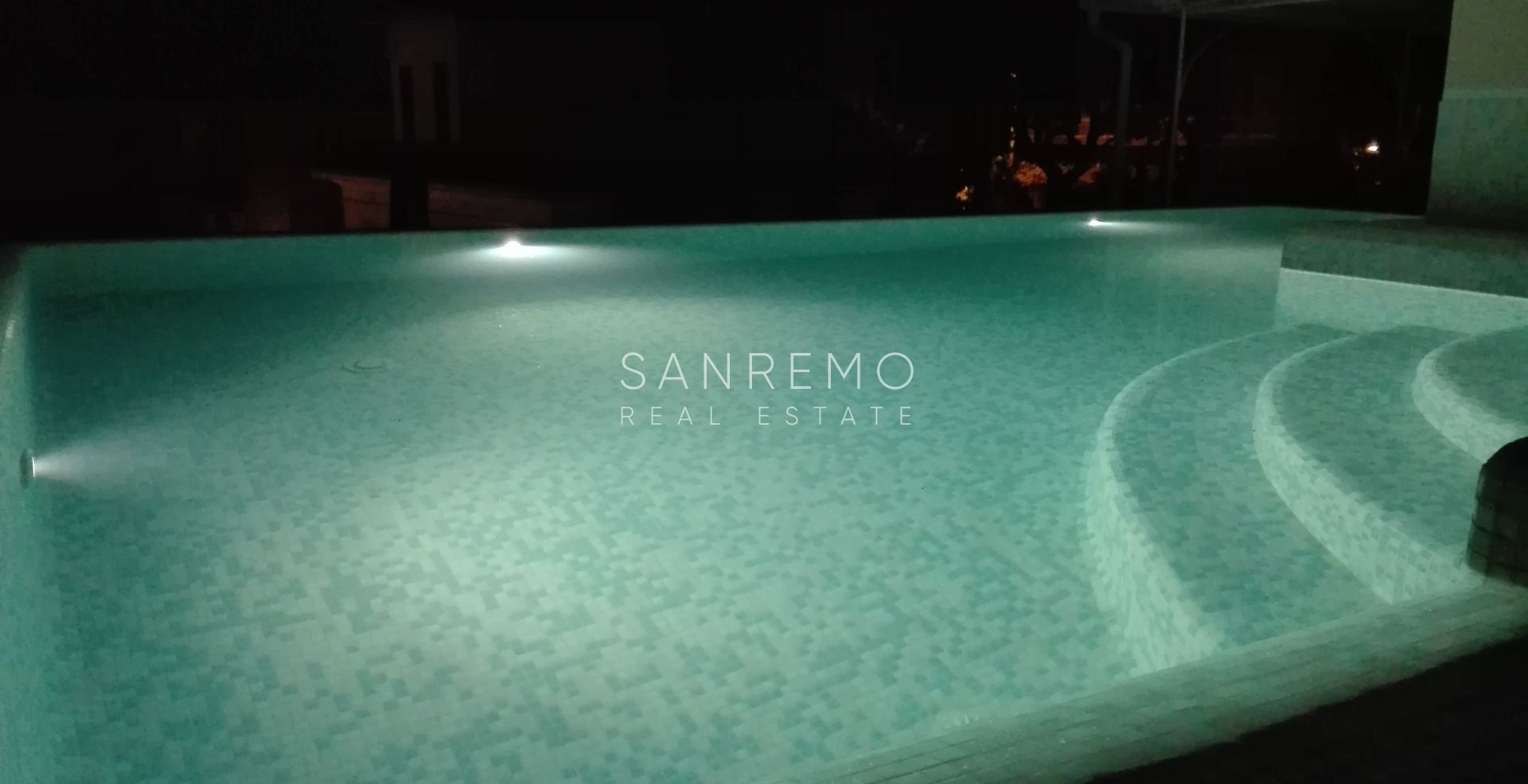 Attico e superattico con piscina e panoramica vita mare