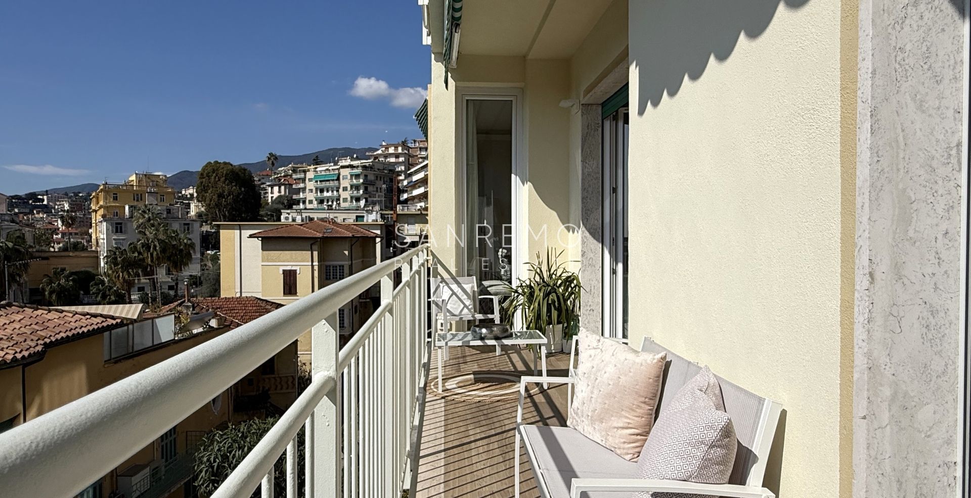 Appartamento completamente ristrutturato con un piacevole spazio esterno 