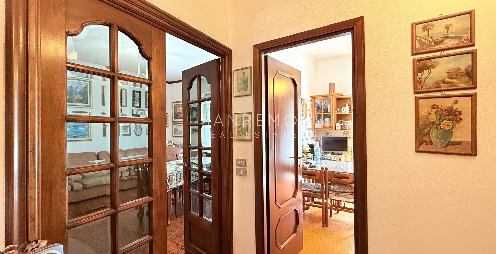 Trilocale con balcone e parziale vista mare in zona Baragallo