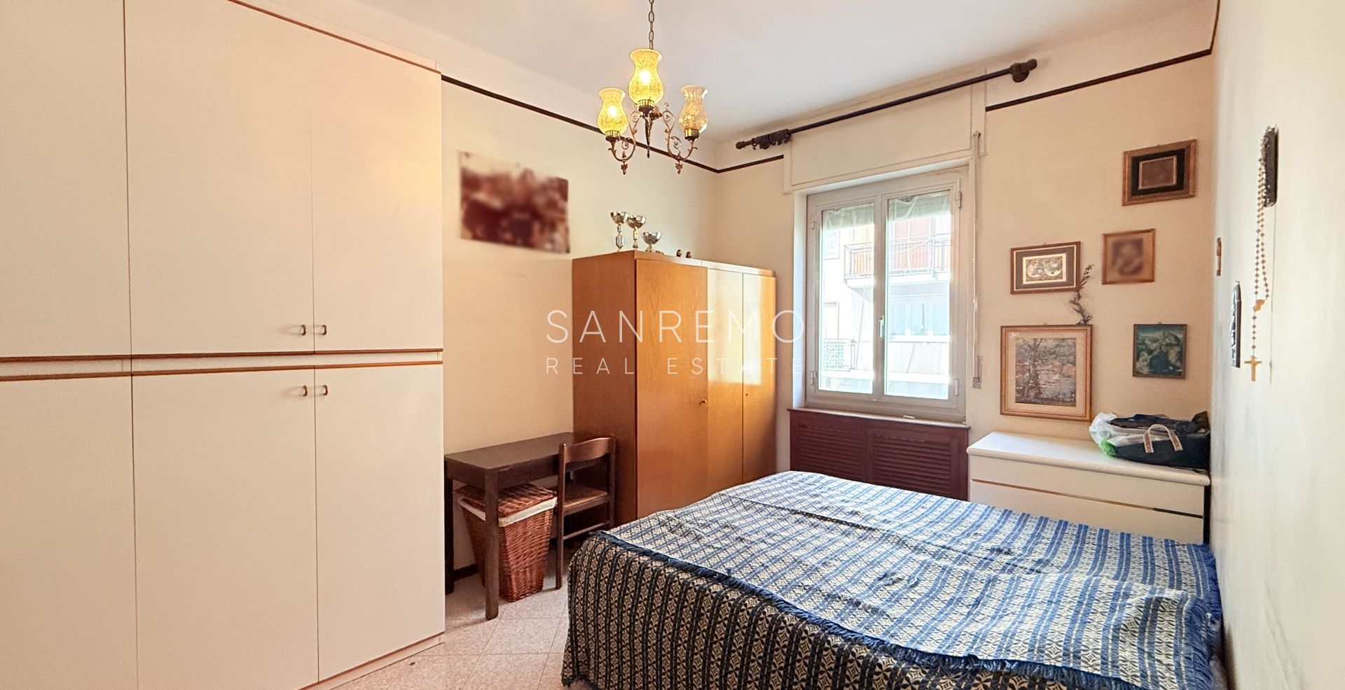 Trilocale con balcone e parziale vista mare in zona Baragallo