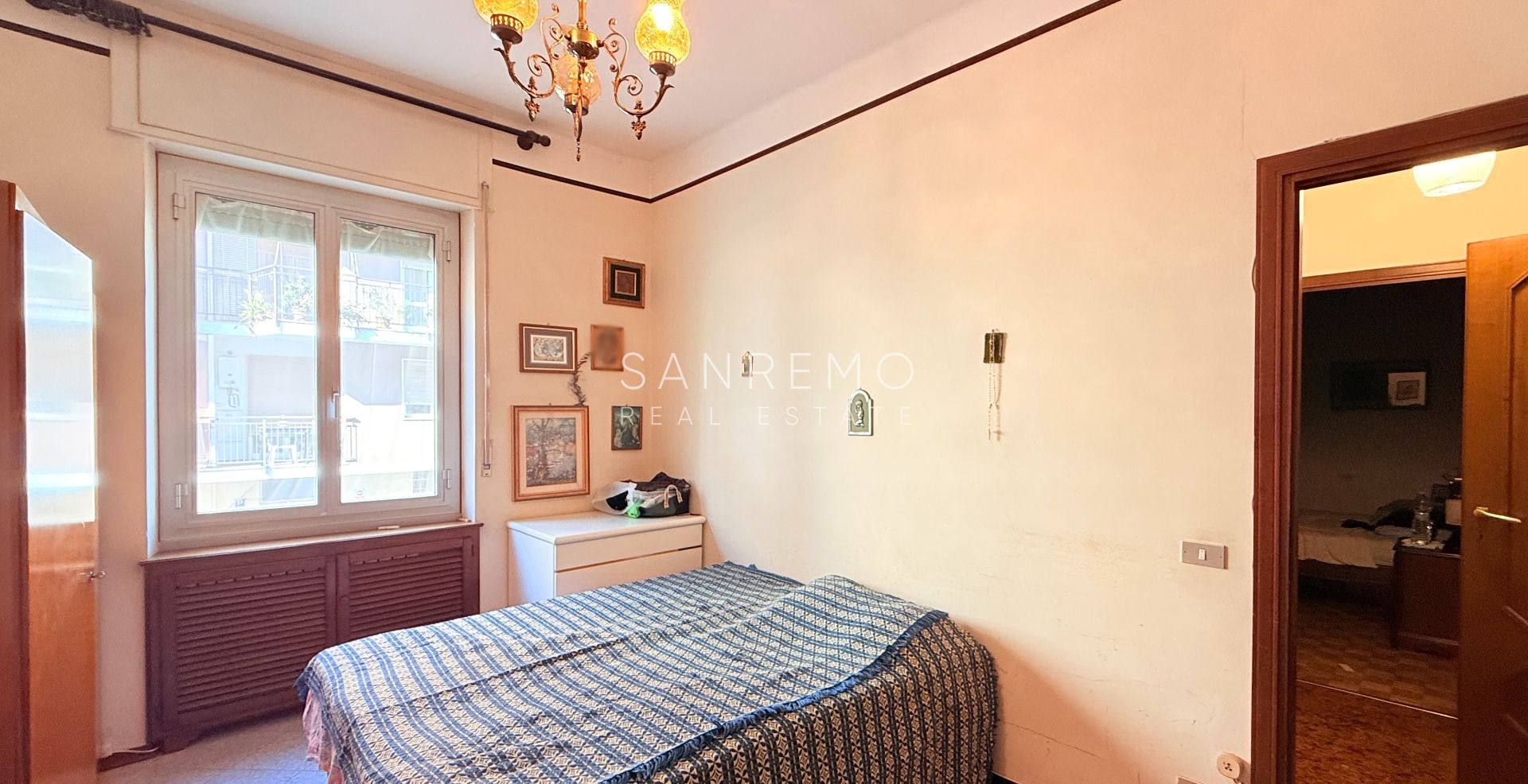 Trilocale con balcone e parziale vista mare in zona Baragallo