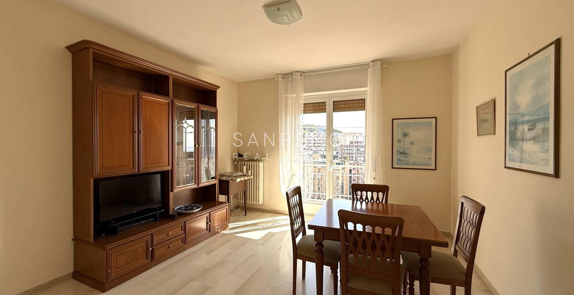 Luminosissimo appartamento con vista mare a pochi passi da Villa Ormond