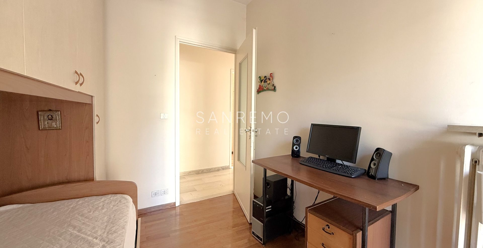 Luminosissimo appartamento con vista mare a pochi passi da Villa Ormond