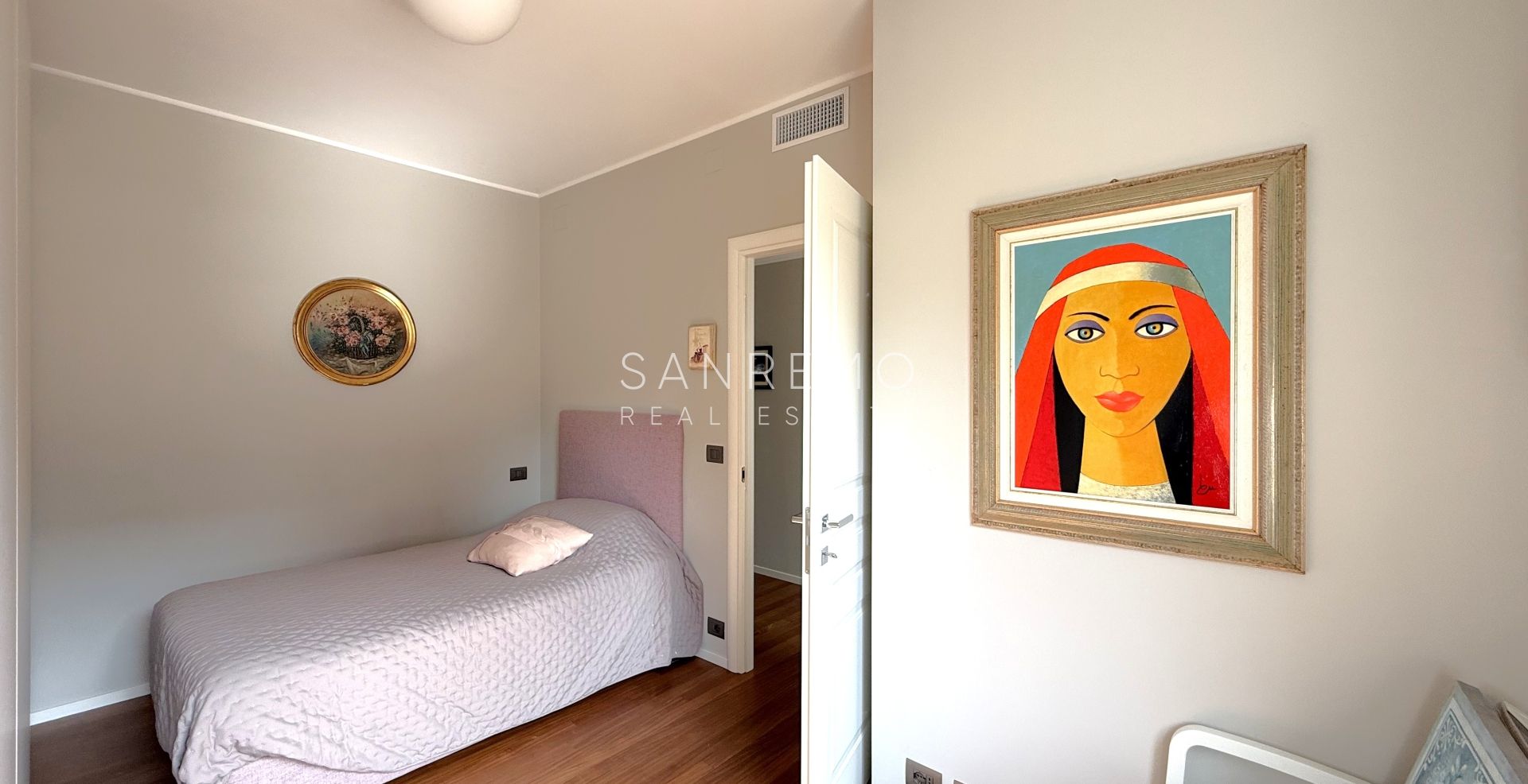 Appartamento ottimamente esposto con terrazza e gradevole vista mare