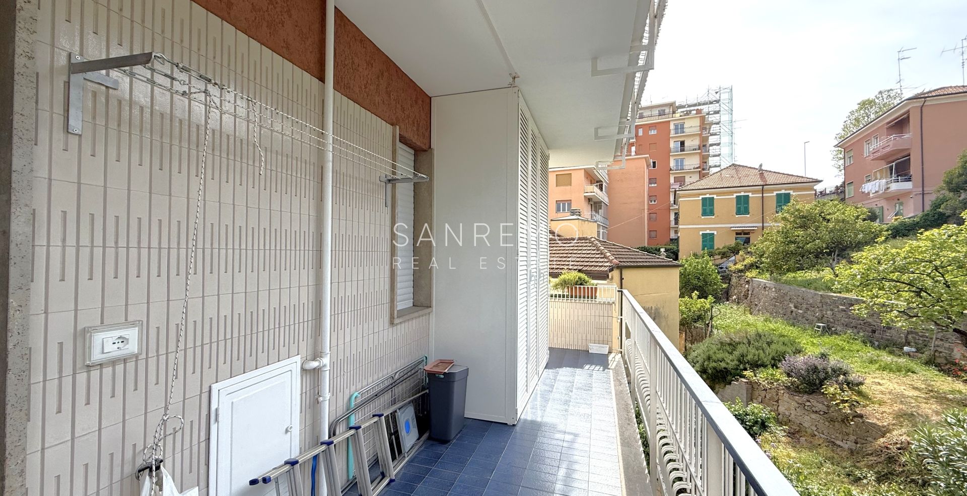Appartamento ottimamente esposto con terrazza e gradevole vista mare