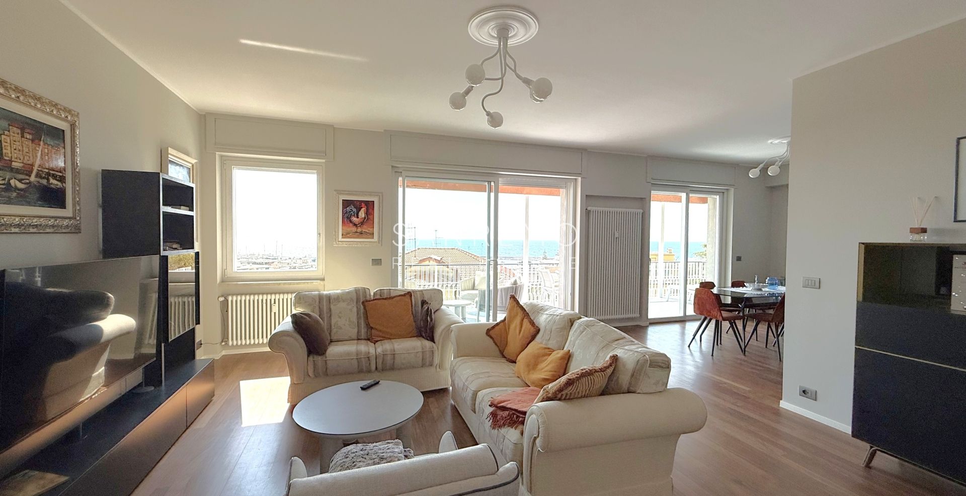 Appartamento ottimamente esposto con terrazza e gradevole vista mare