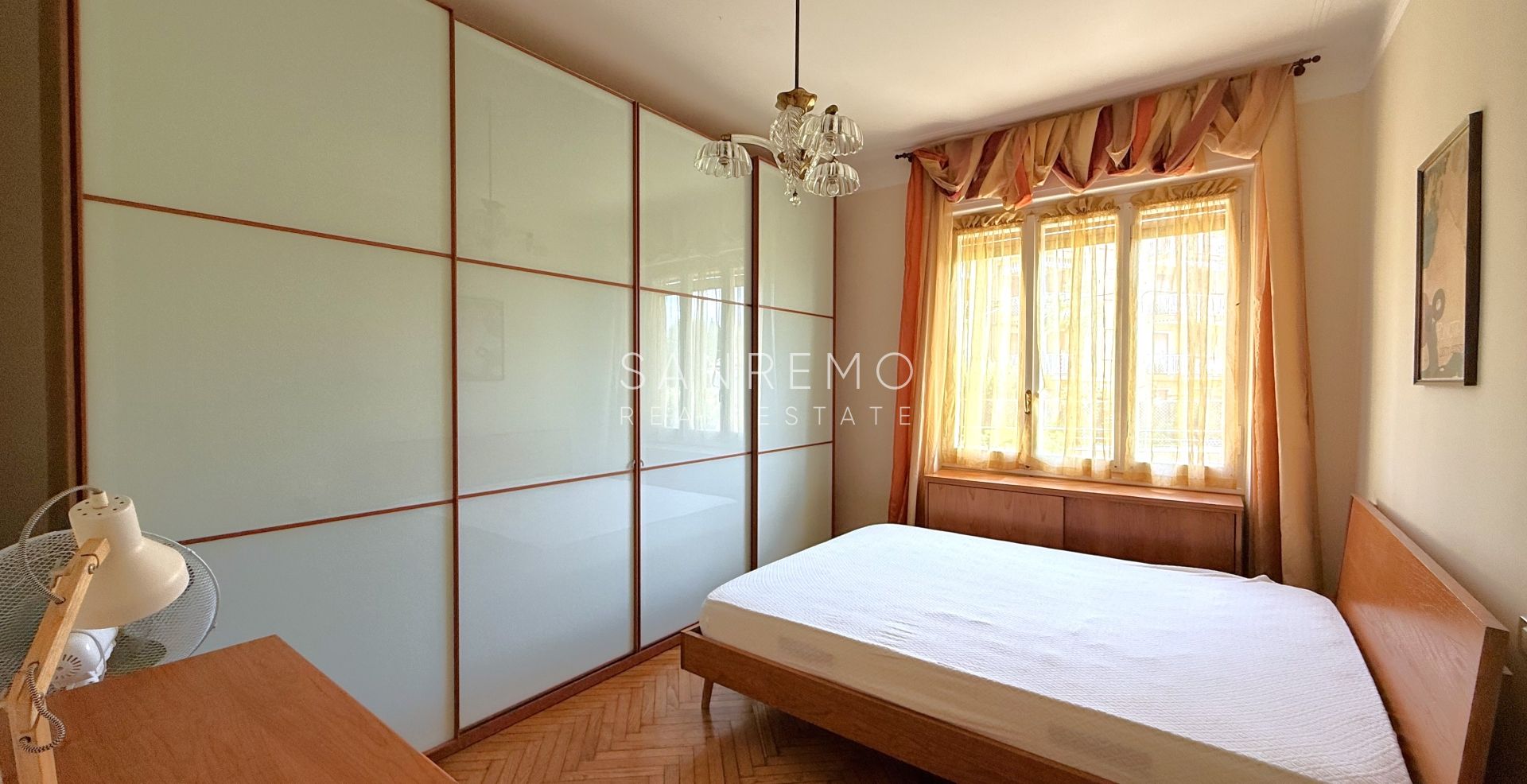 Appartamento con terrazzo e vista mare in contesto tranquillo e riservato