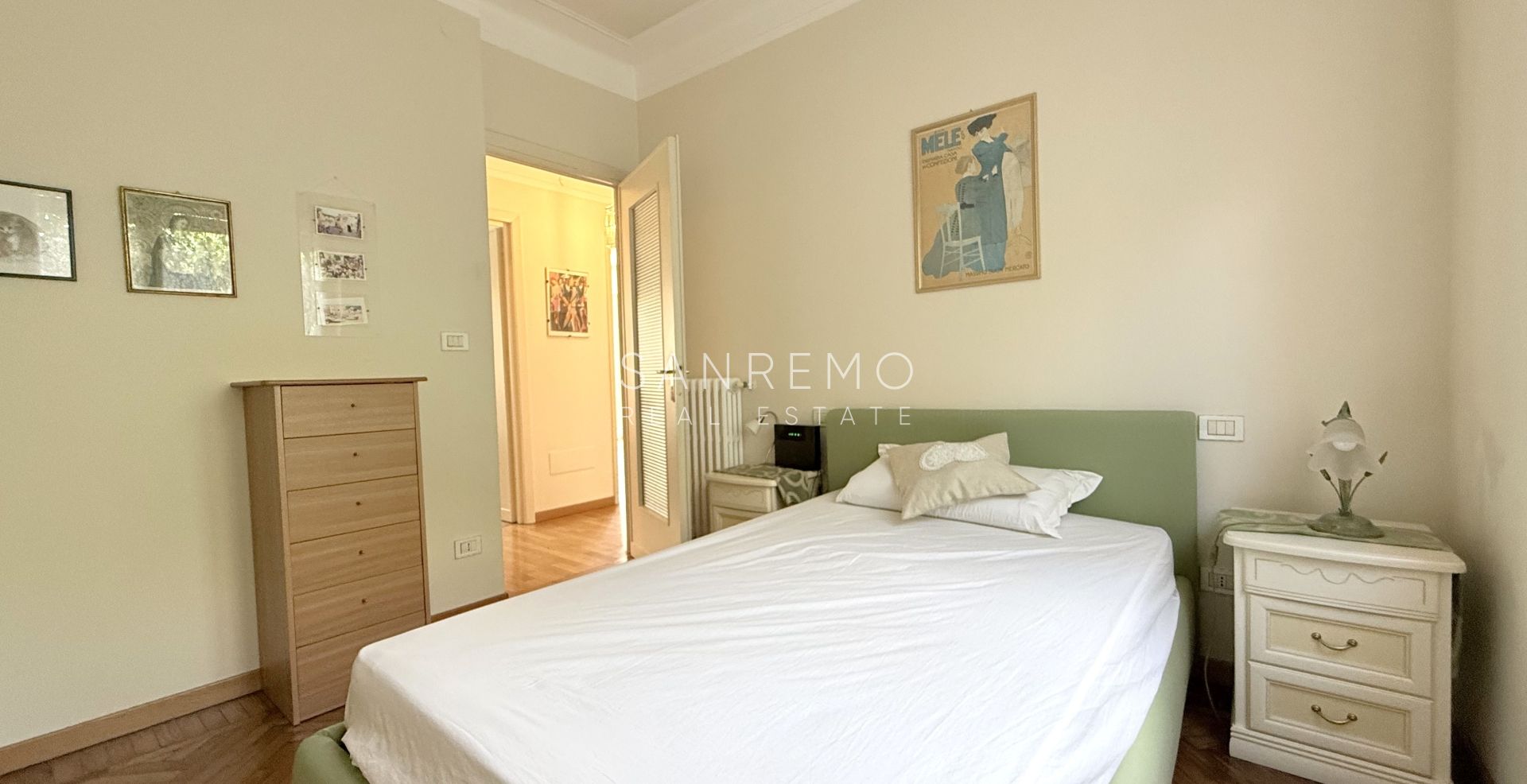 Appartamento con terrazzo e vista mare in contesto tranquillo e riservato
