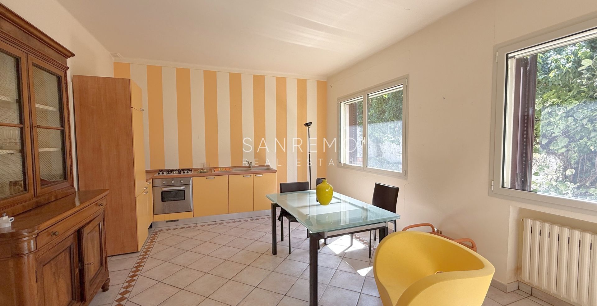 Graziosa villa con piscina sulla prima collina di Sanremo