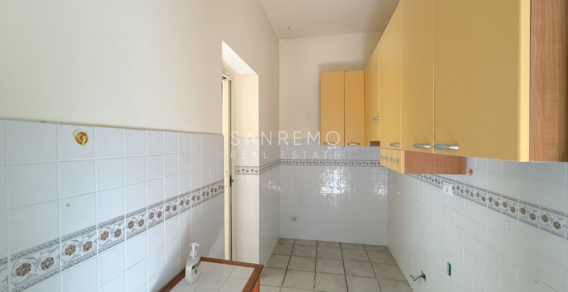 Graziosa villa con piscina sulla prima collina di Sanremo