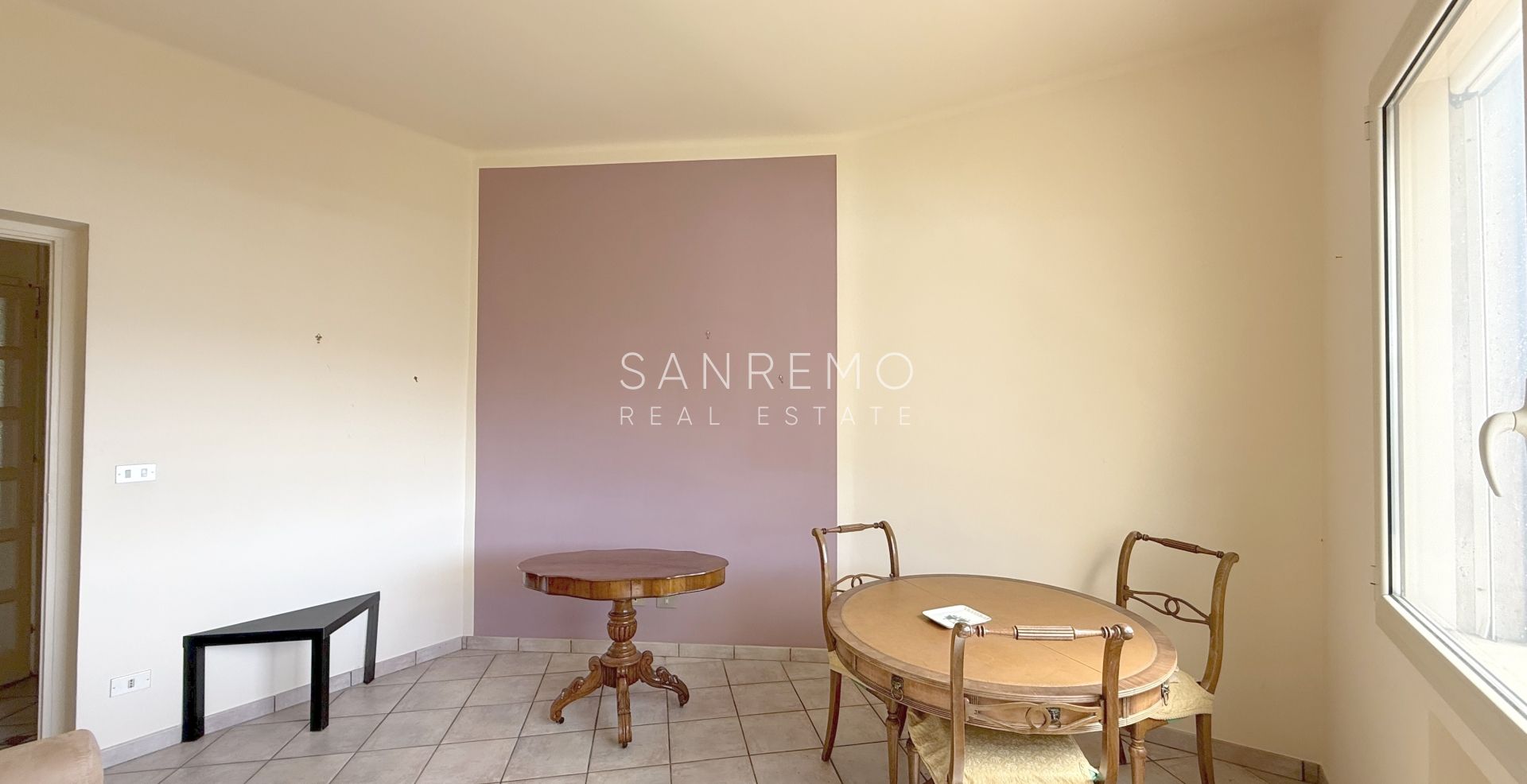 Graziosa villa con piscina sulla prima collina di Sanremo