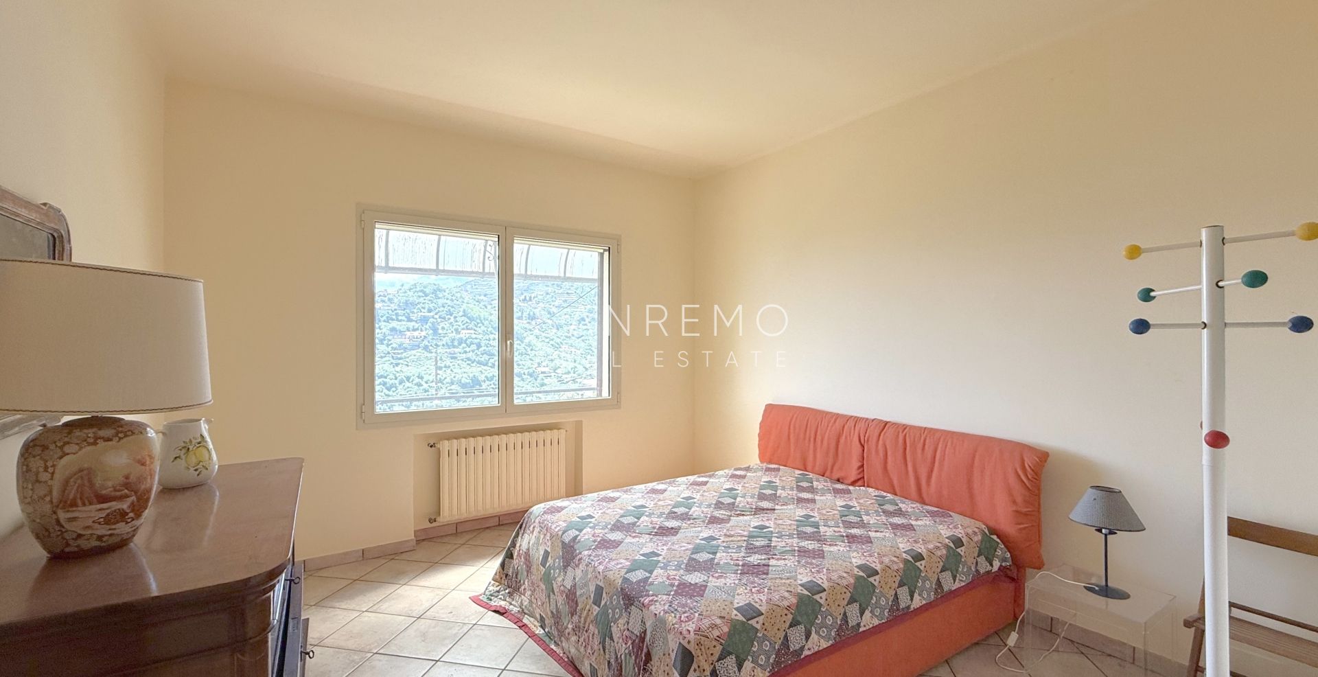 Graziosa villa con piscina sulla prima collina di Sanremo