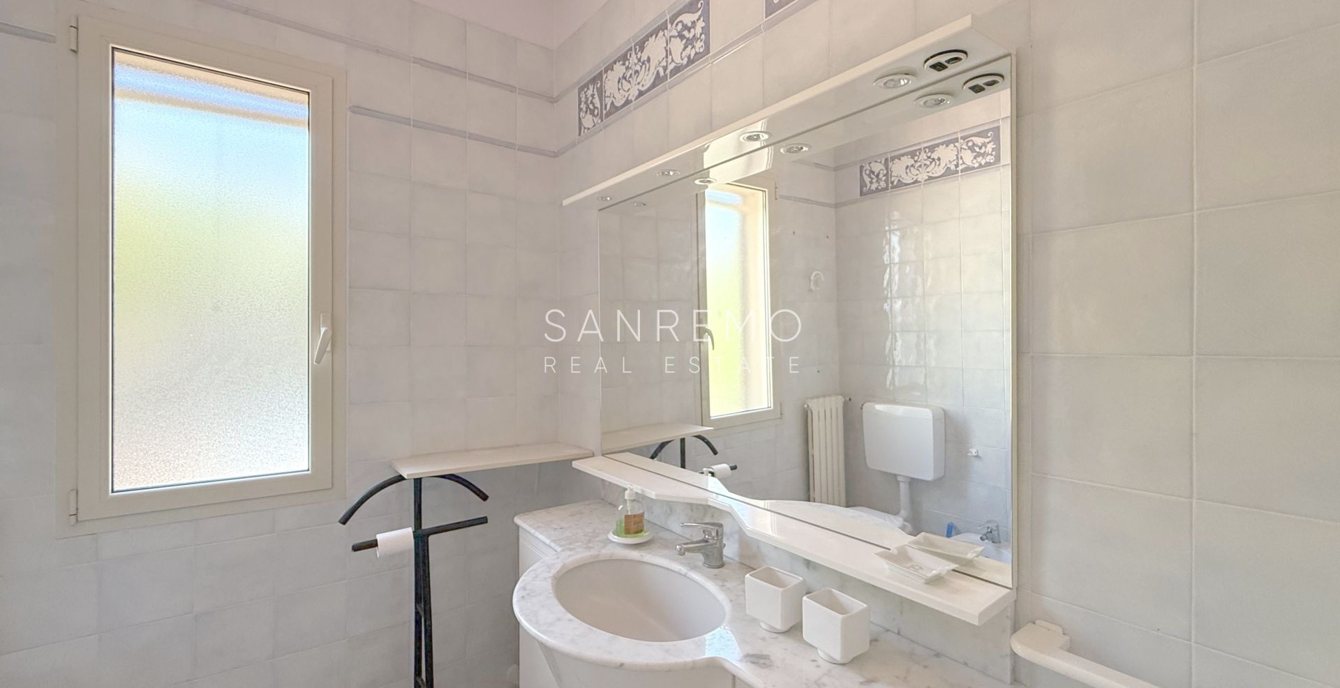 Graziosa villa con piscina sulla prima collina di Sanremo