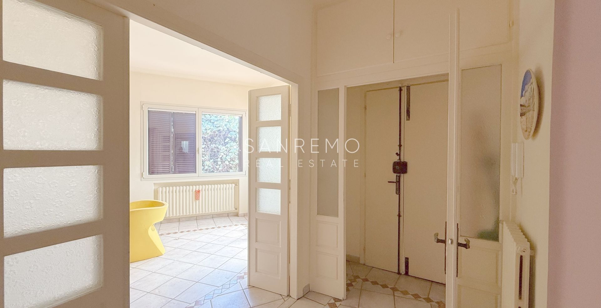 Graziosa villa con piscina sulla prima collina di Sanremo