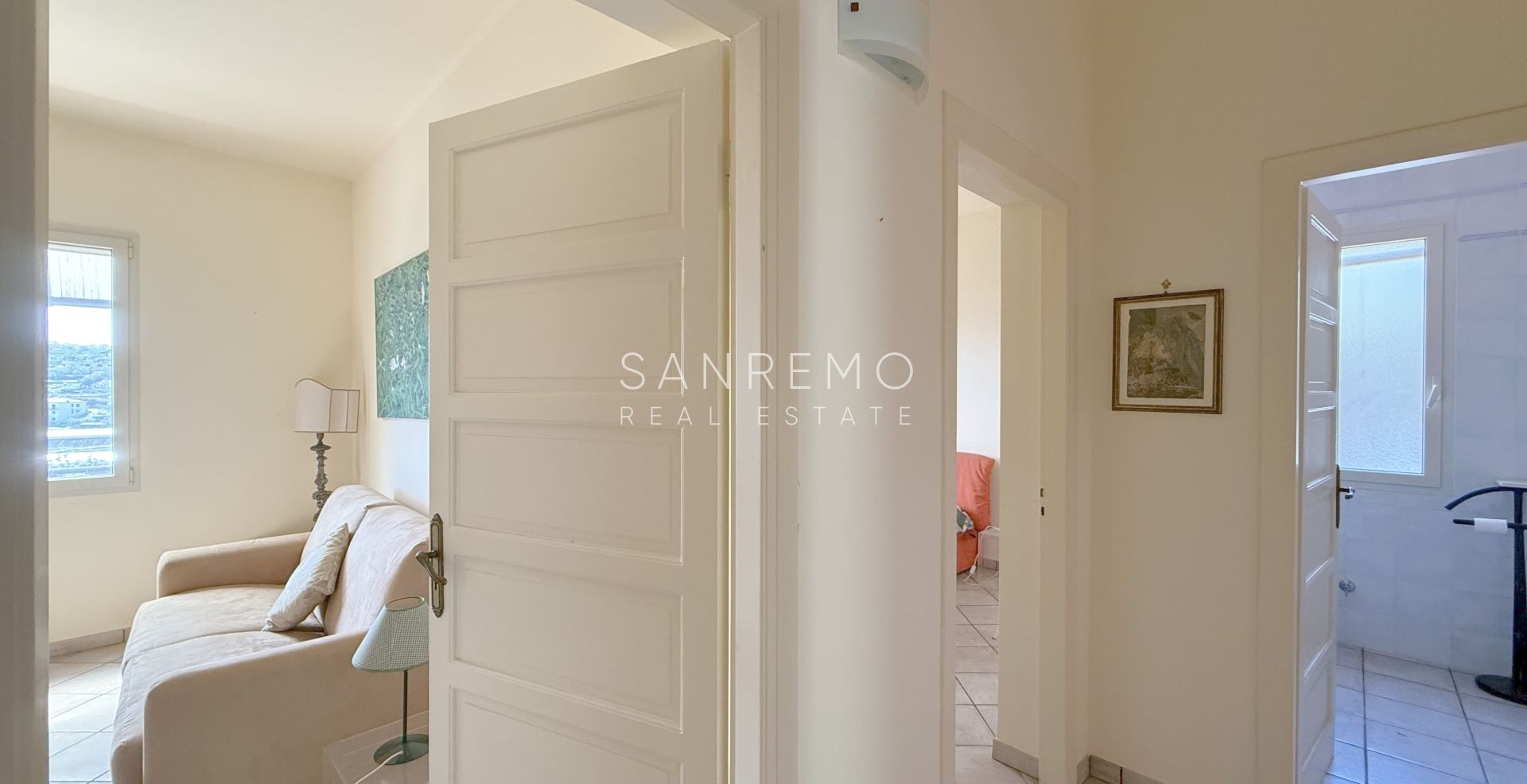 Graziosa villa con piscina sulla prima collina di Sanremo