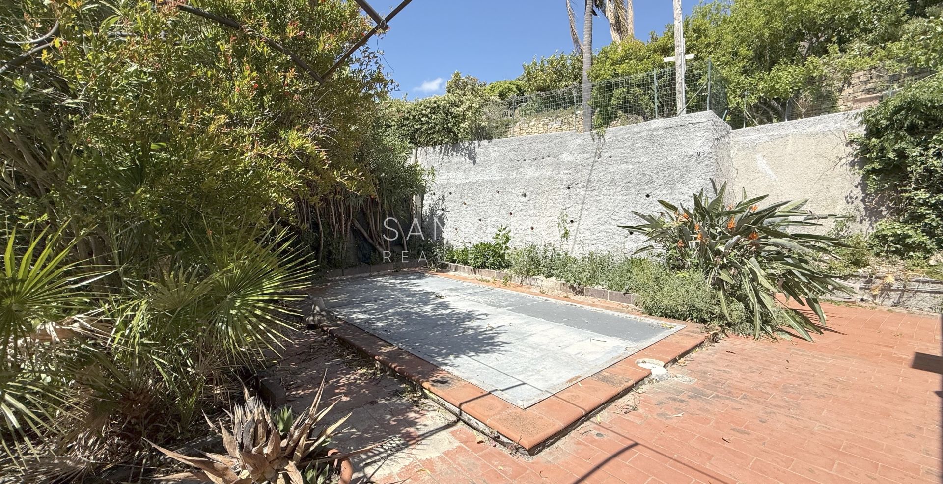 Graziosa villa con piscina sulla prima collina di Sanremo