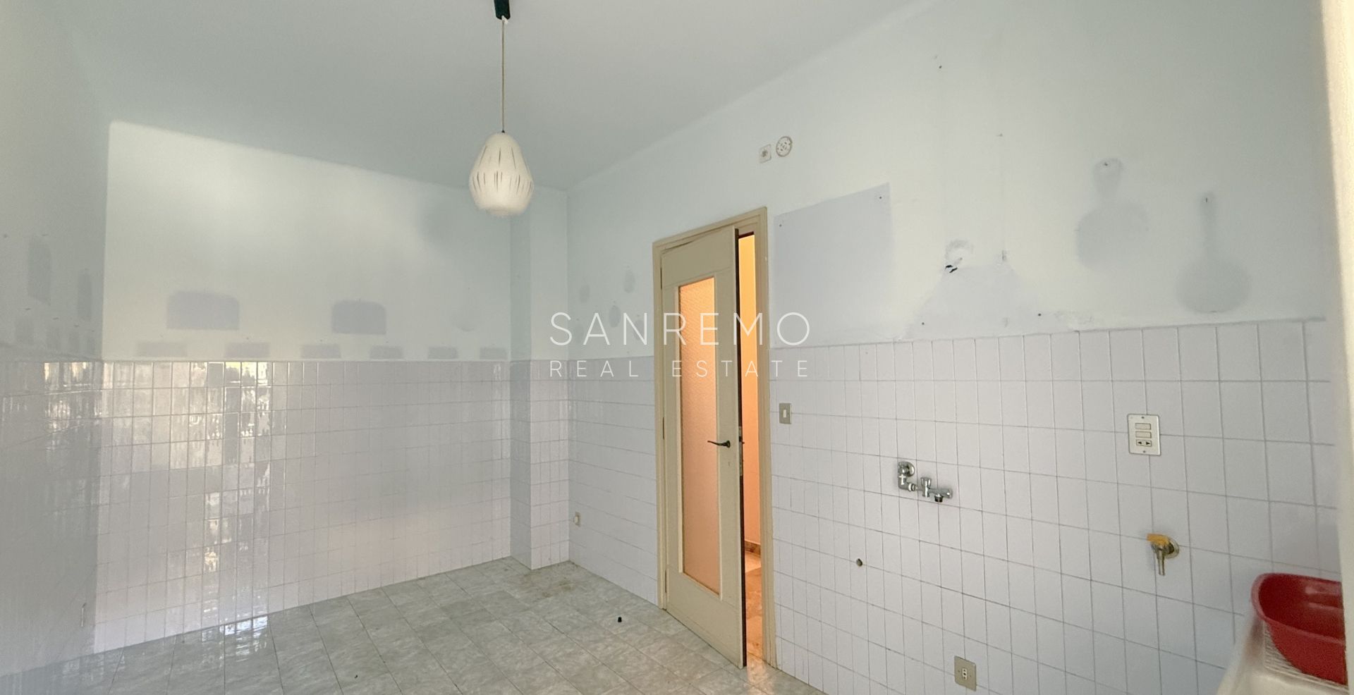 Luminoso trilocale con ampio terrazzo immerso nel verde