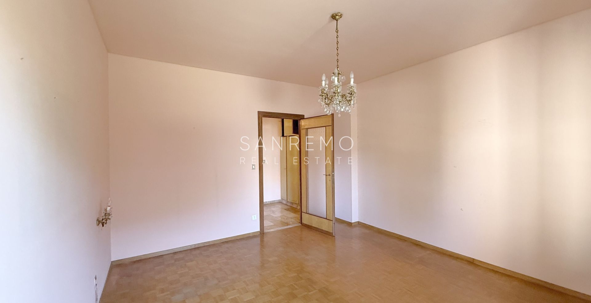 Luminoso trilocale con ampio terrazzo immerso nel verde
