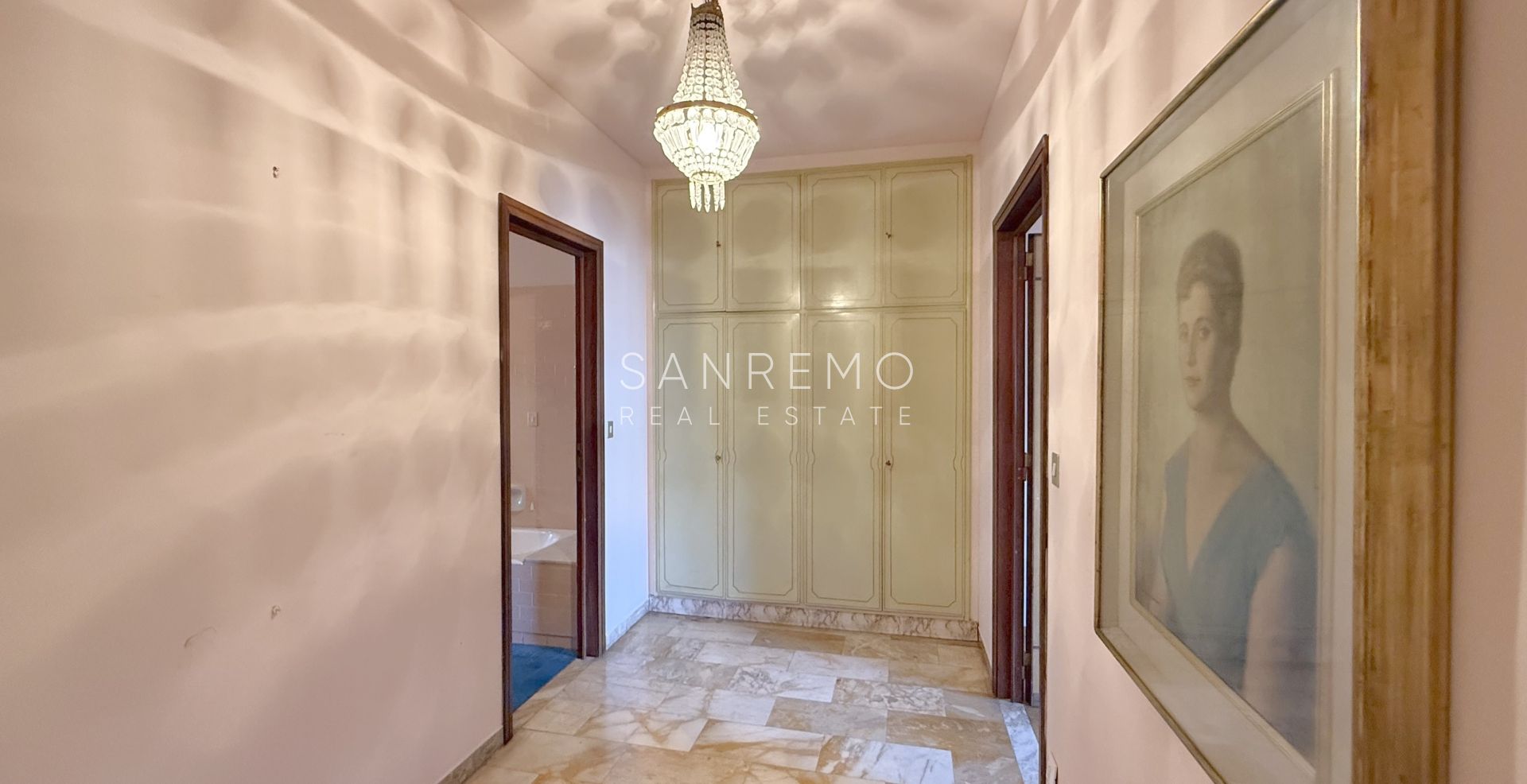 Luminoso trilocale con ampio terrazzo immerso nel verde