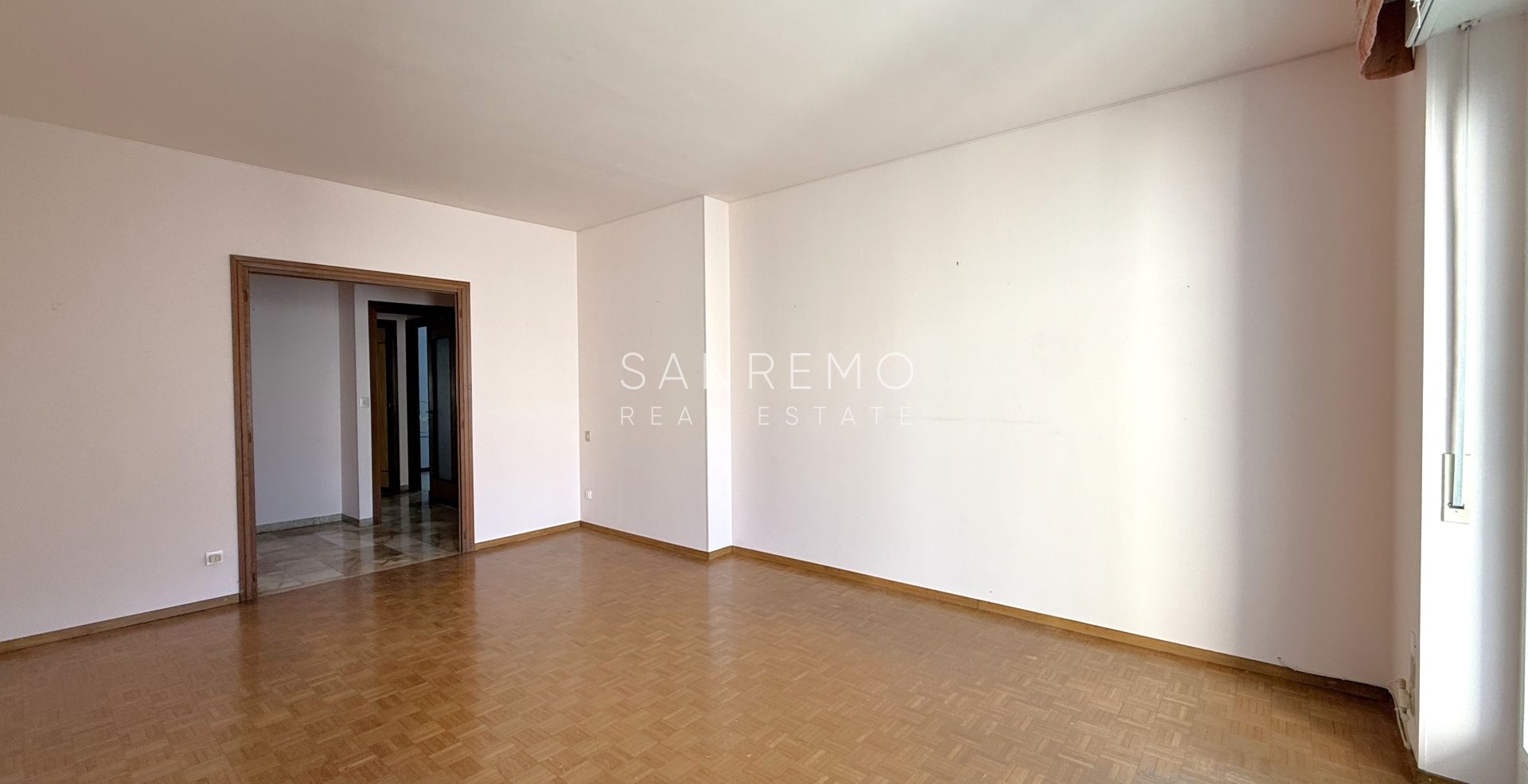 Luminoso trilocale con ampio terrazzo immerso nel verde