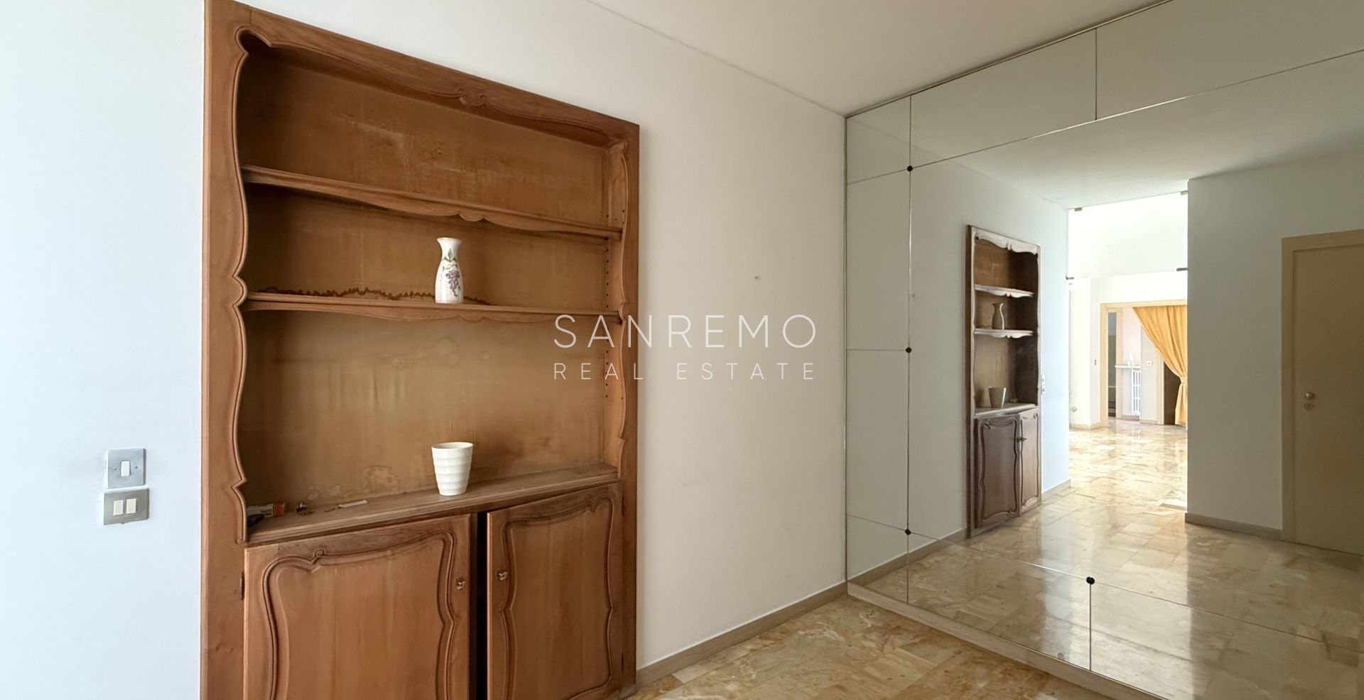 Prestigioso appartamento in villa con splendida vista mare