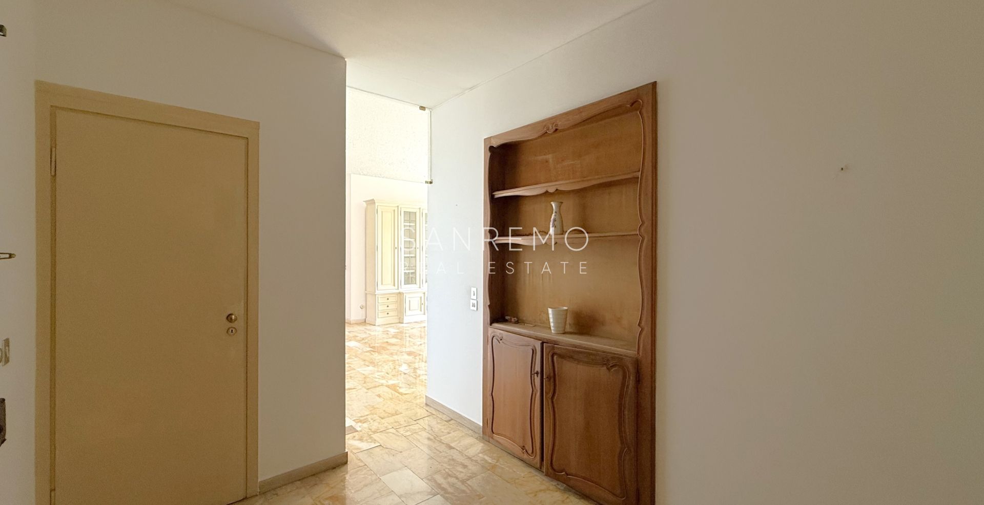 Prestigioso appartamento in villa con splendida vista mare
