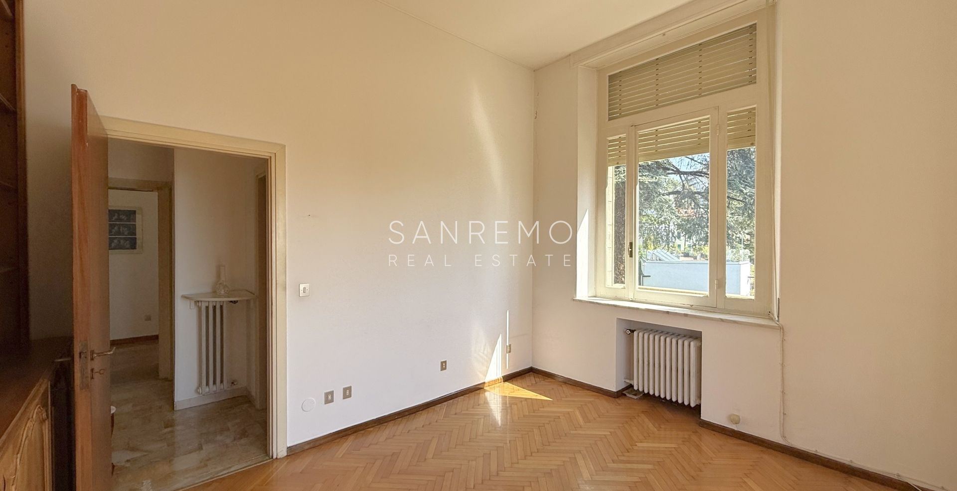 Prestigioso appartamento in villa con splendida vista mare