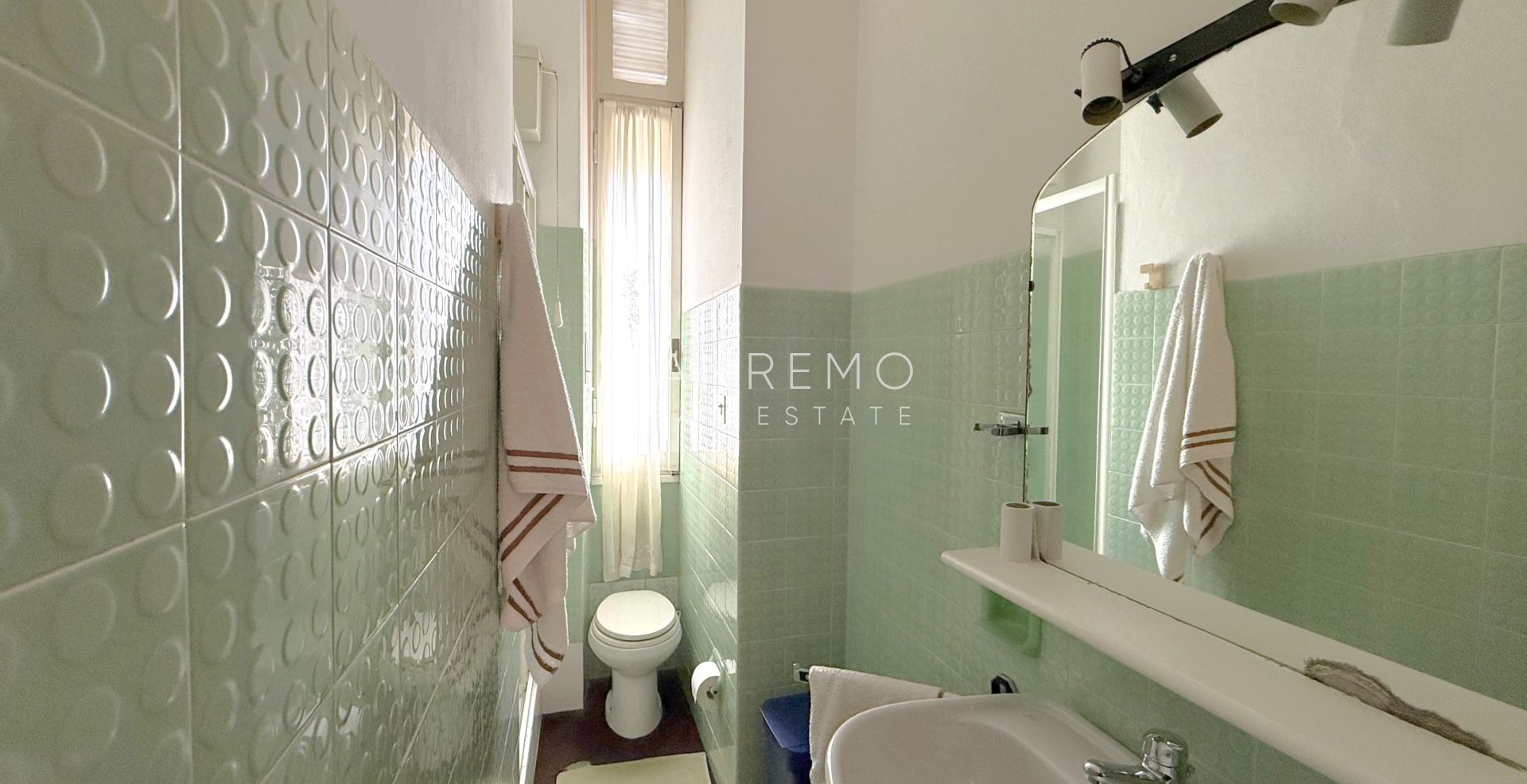 Prestigioso appartamento in villa con splendida vista mare