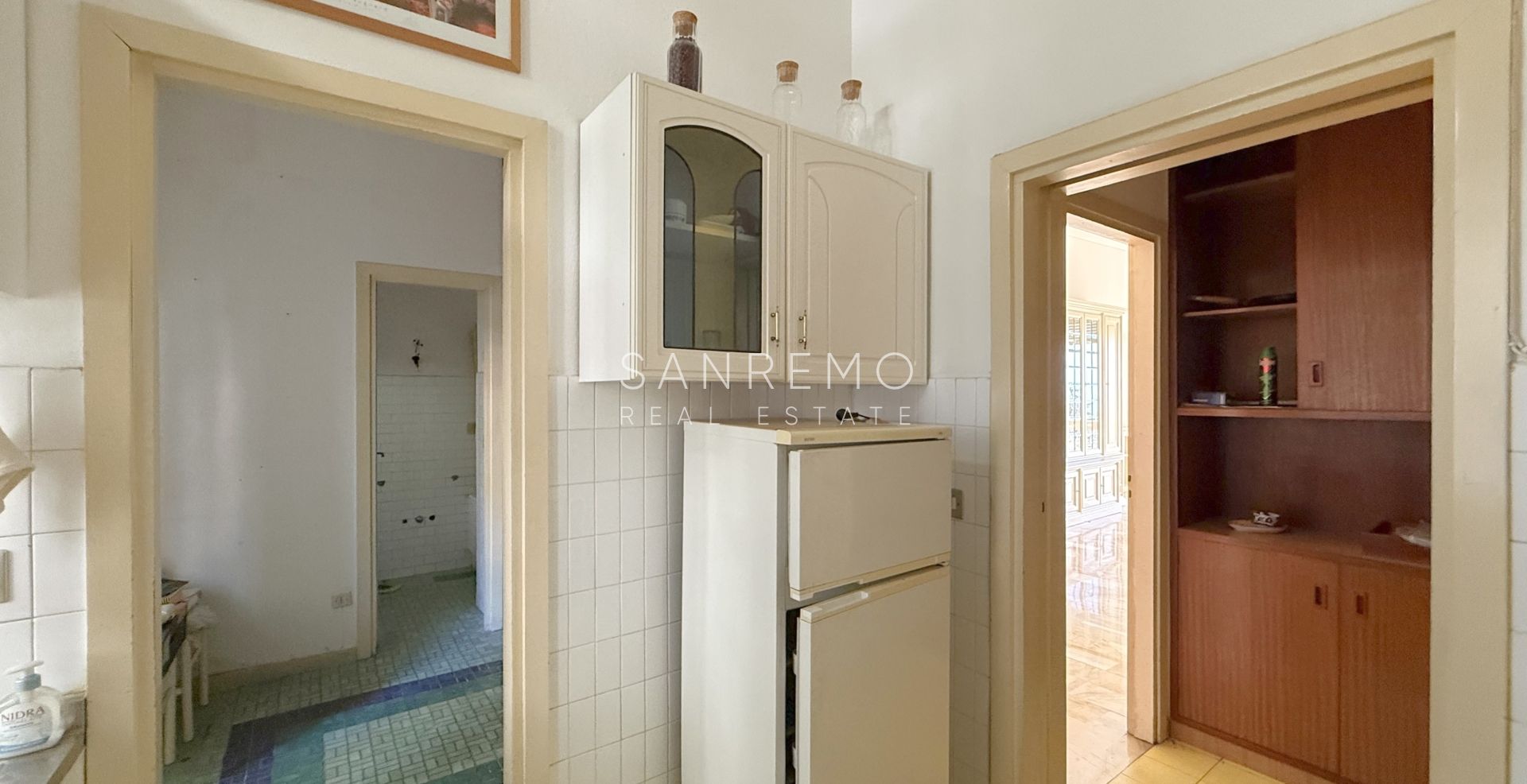 Prestigioso appartamento in villa con splendida vista mare