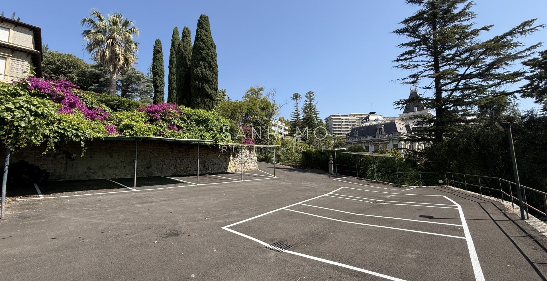 Prestigioso appartamento in villa con splendida vista mare