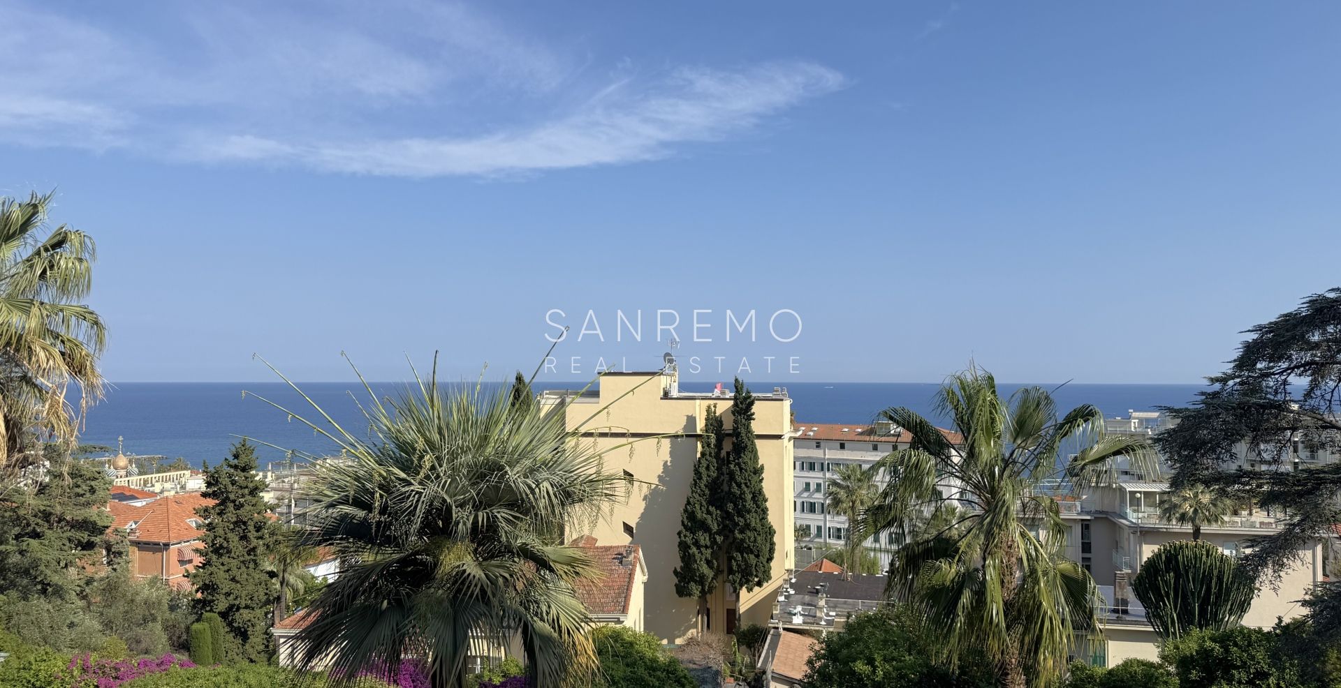 Prestigioso appartamento in villa con splendida vista mare