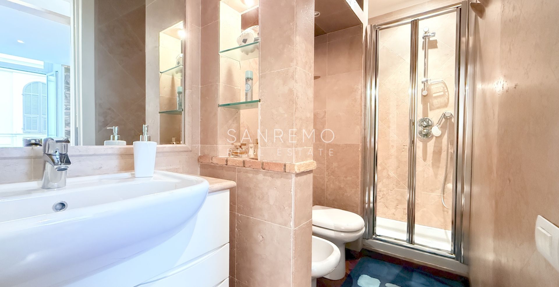 Centralissimo appartamento ristrutturato in palazzo d’epoca