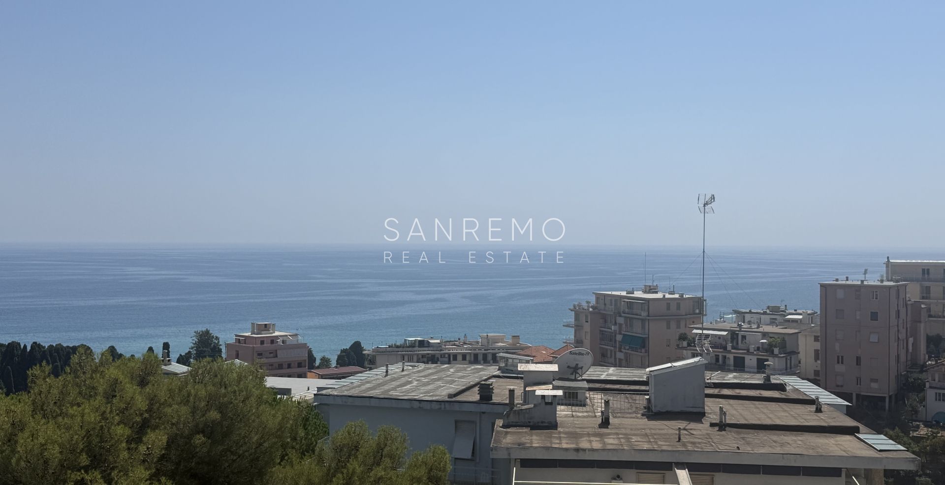 Luminoso appartamento con terrazzo a pochi minuti a piedi dal mare