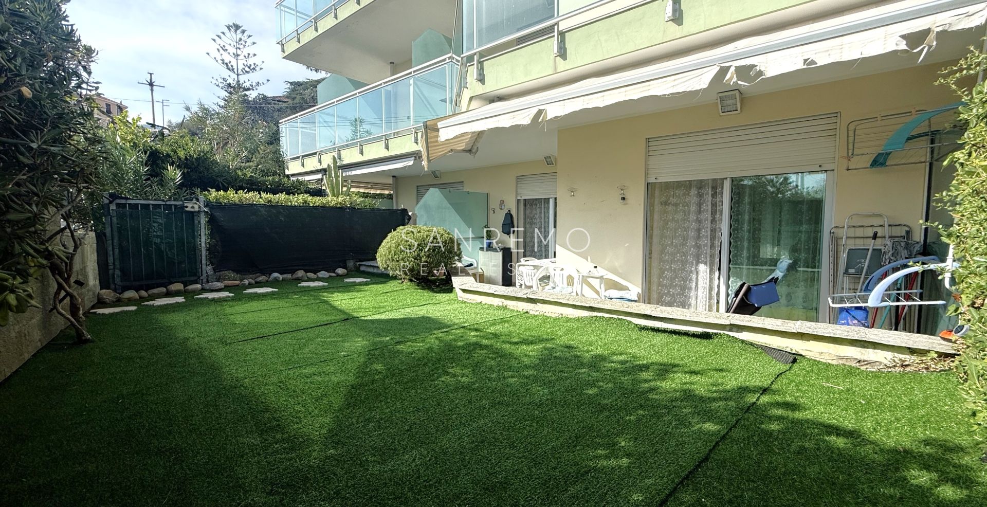  Grazioso bilocale con giardino privato e box auto