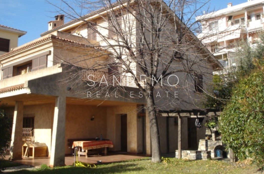 Villa su 3 piani in zona Solaro a Sanremo