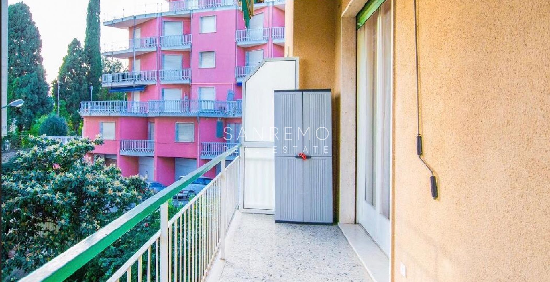 Pianeggiante appartamento con balcone  