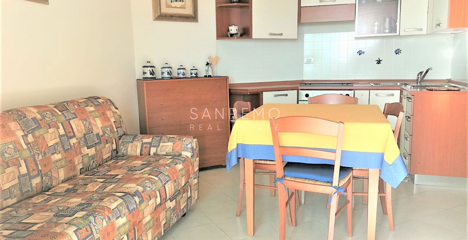 Bilocale con terrazzo e vista mare