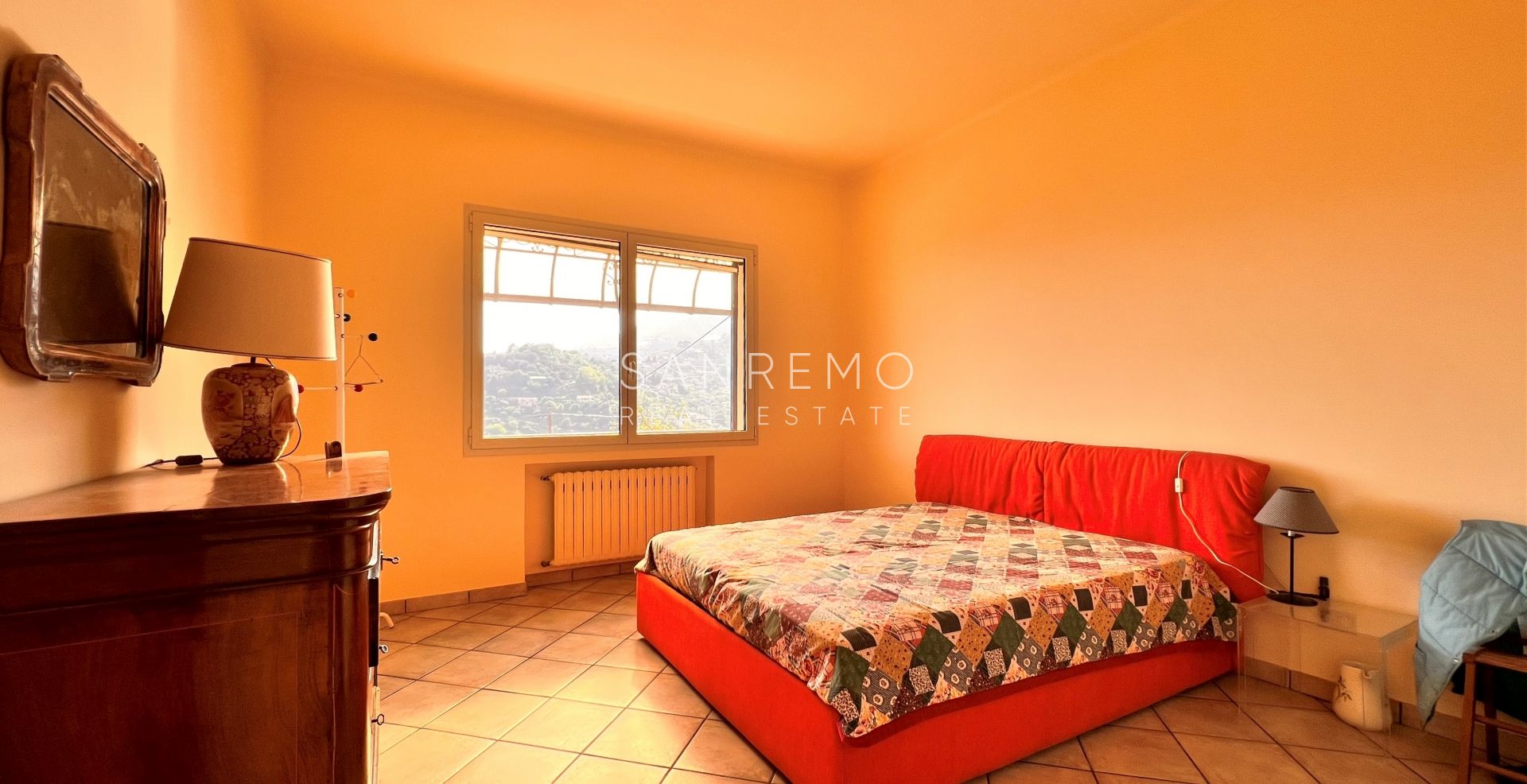 Graziosa villa con piscina sulla prima collina di Sanremo
