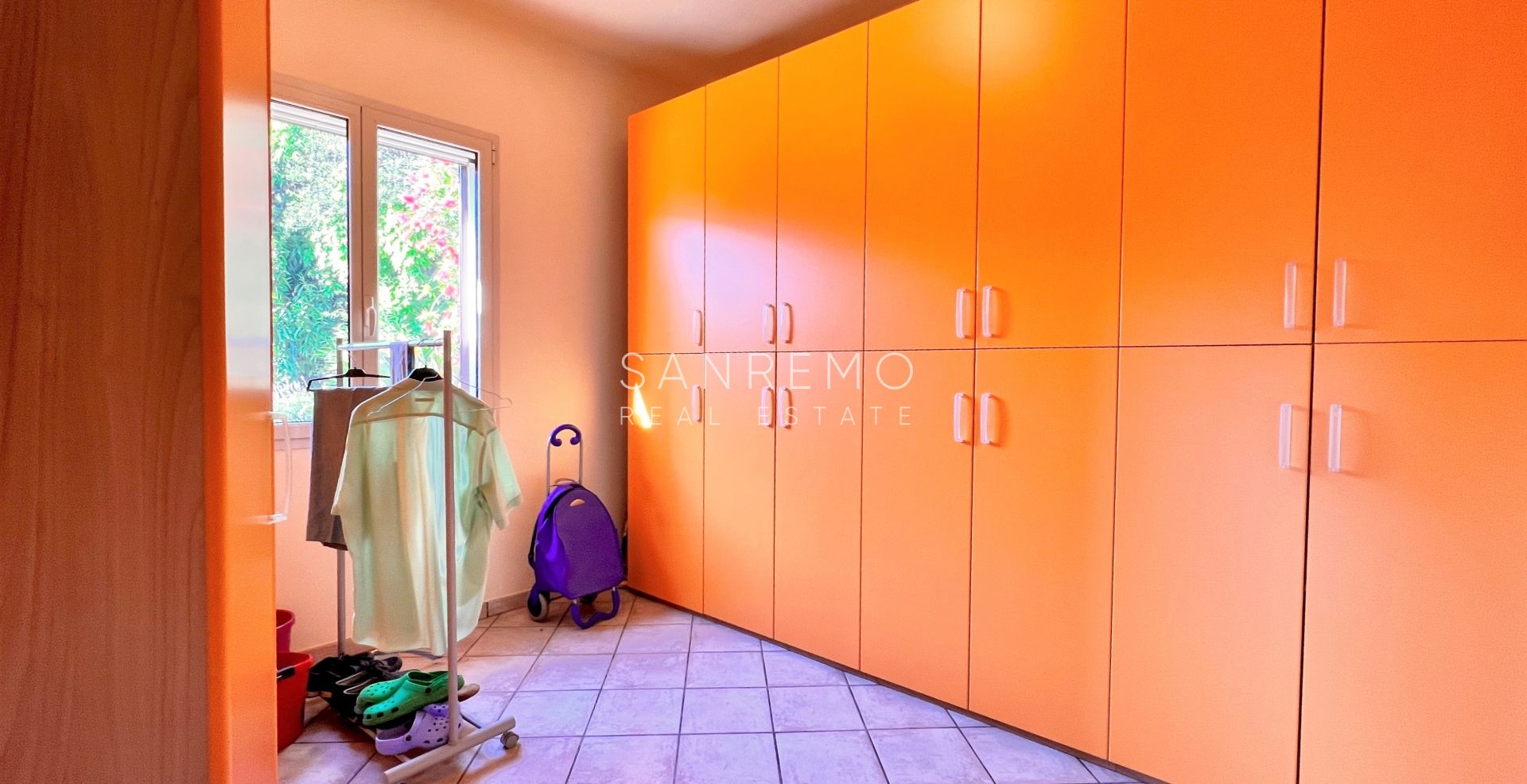 Graziosa villa con piscina sulla prima collina di Sanremo