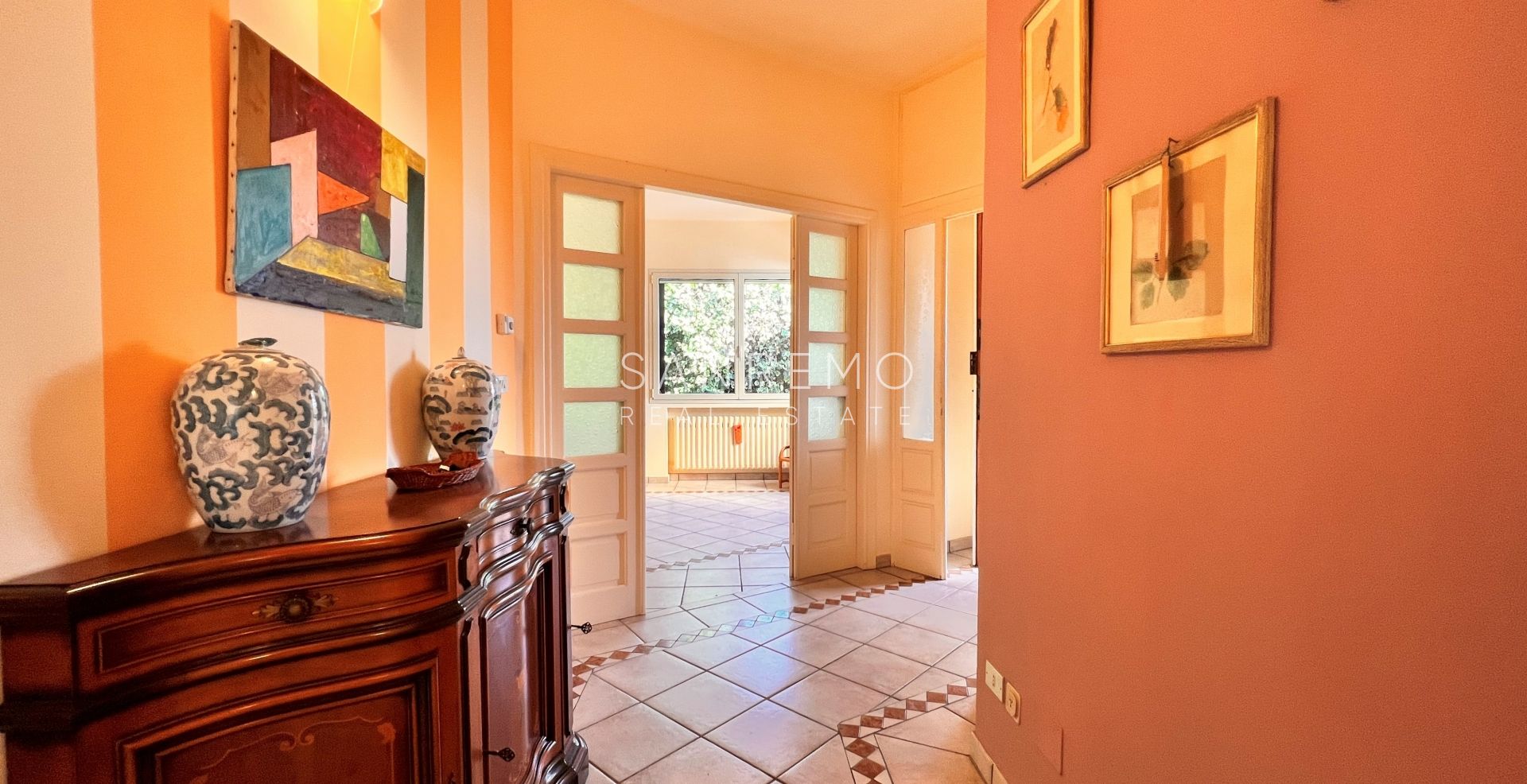 Graziosa villa con piscina sulla prima collina di Sanremo