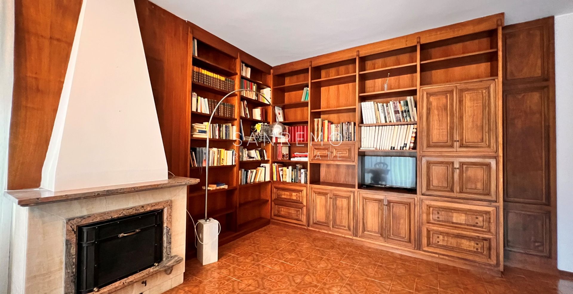 Casa semindipendente con giardino e box auto