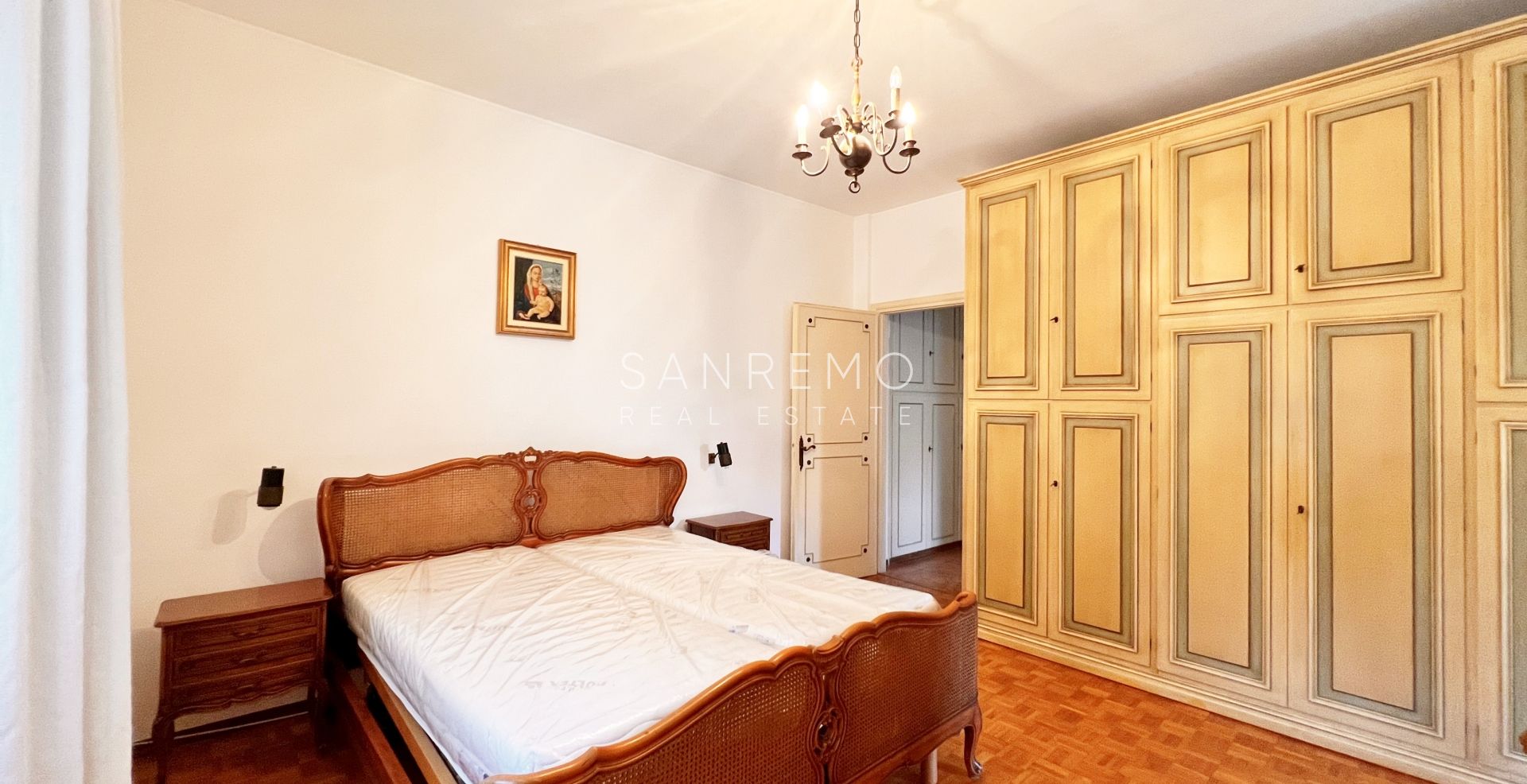 Casa semindipendente con giardino e box auto