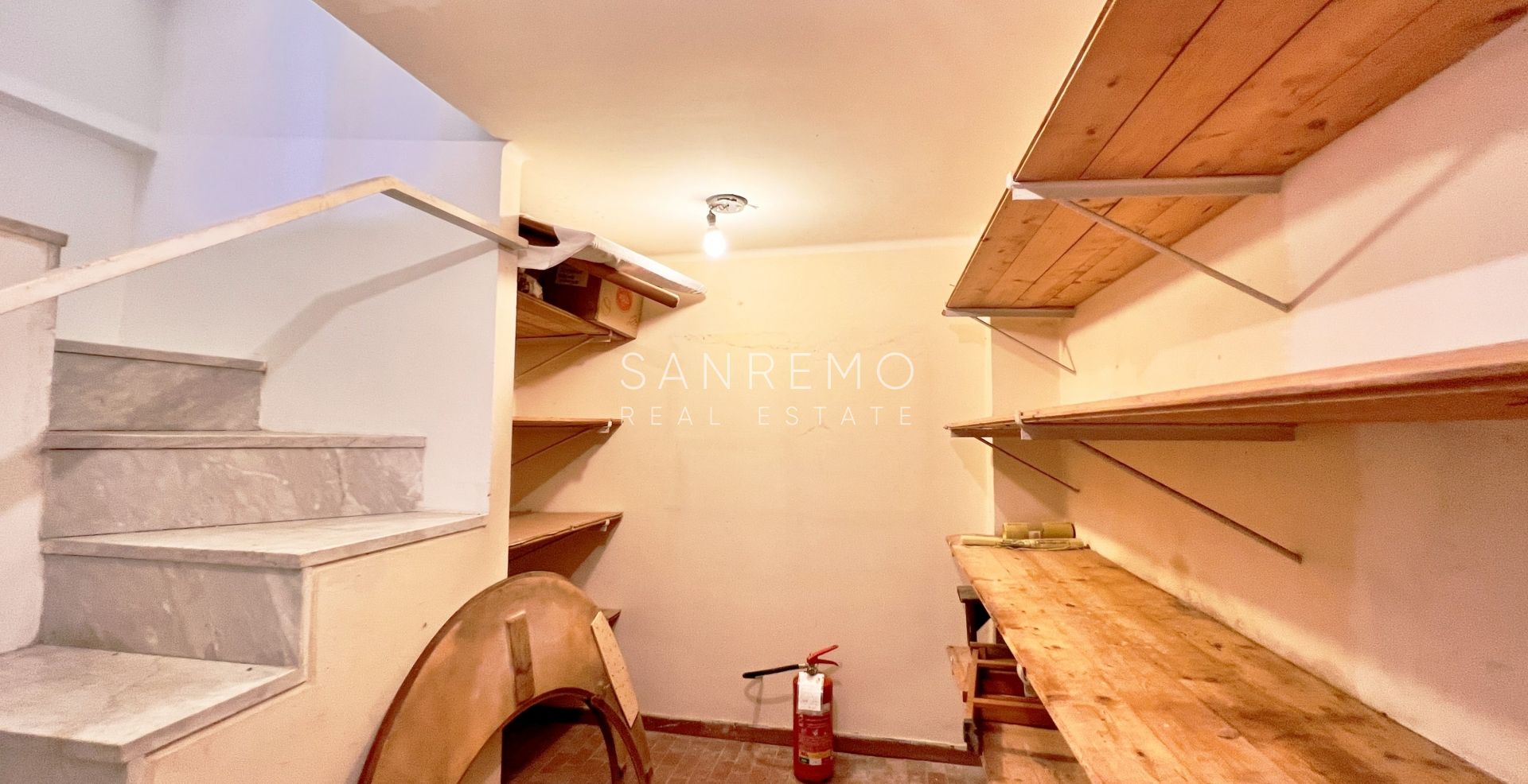 Casa semindipendente con giardino e box auto
