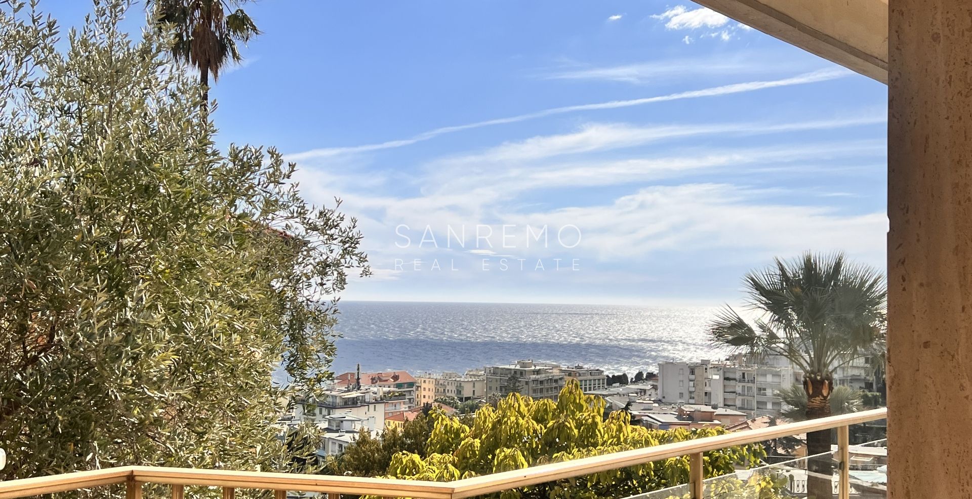 Luminoso appartamento di 100 mq con vista mare in zona tranquilla e circondata dal verde