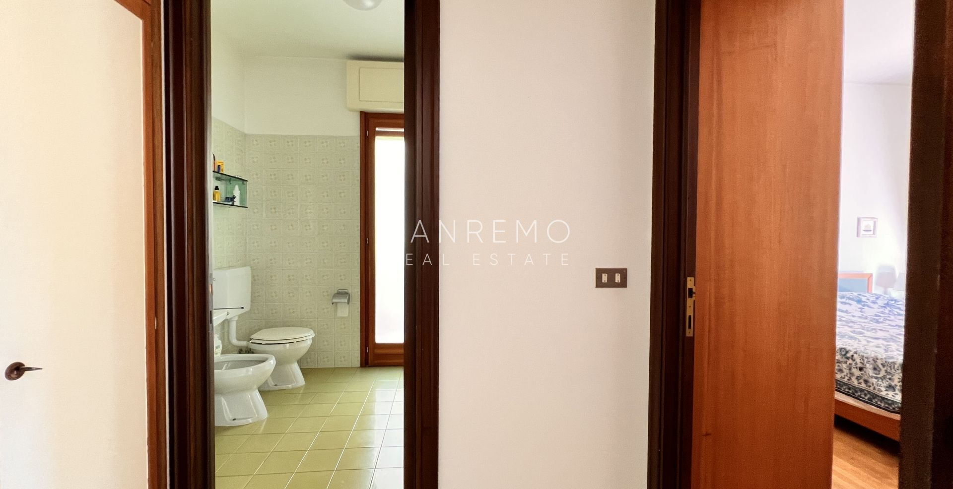 Luminoso appartamento di 100 mq con vista mare in zona tranquilla e circondata dal verde