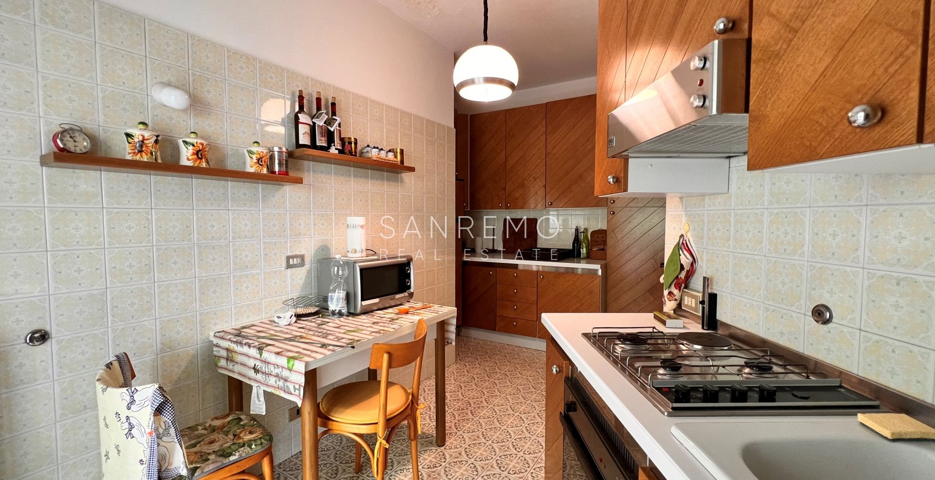 Luminoso appartamento di 100 mq con vista mare in zona tranquilla e circondata dal verde
