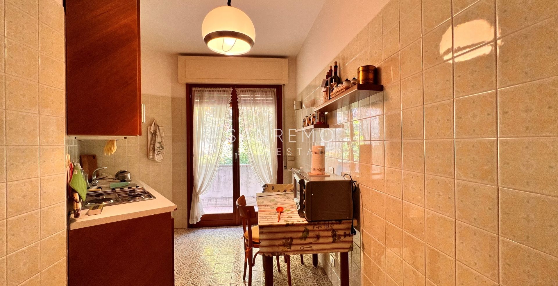 Luminoso appartamento di 100 mq con vista mare in zona tranquilla e circondata dal verde