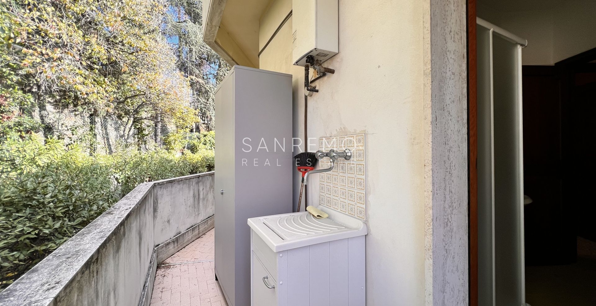 Luminoso appartamento di 100 mq con vista mare in zona tranquilla e circondata dal verde
