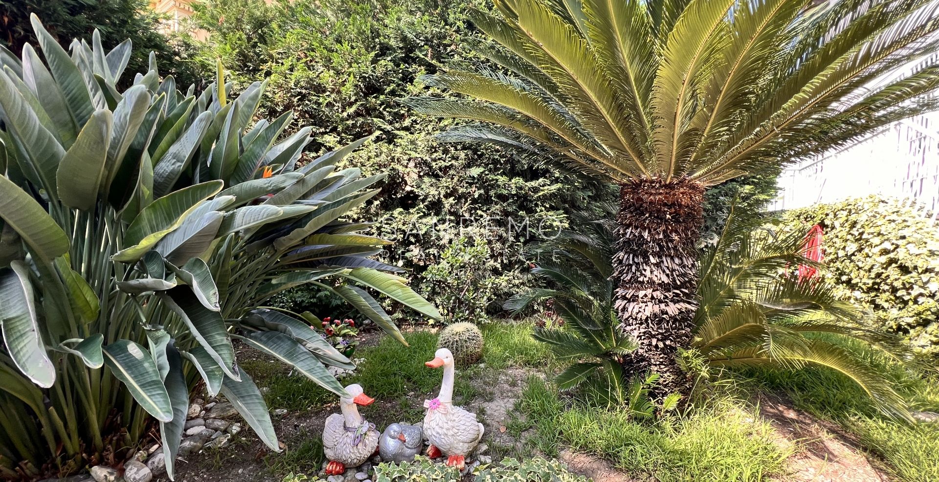 Graziosa villa circondata dal verde a pochi passi dal Casinò